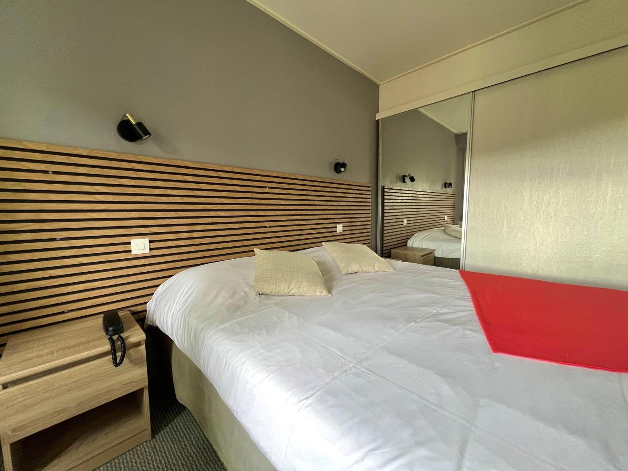 Logis Hotel Restaurant Des Thermes Lamalou-les-Bains Esterno foto