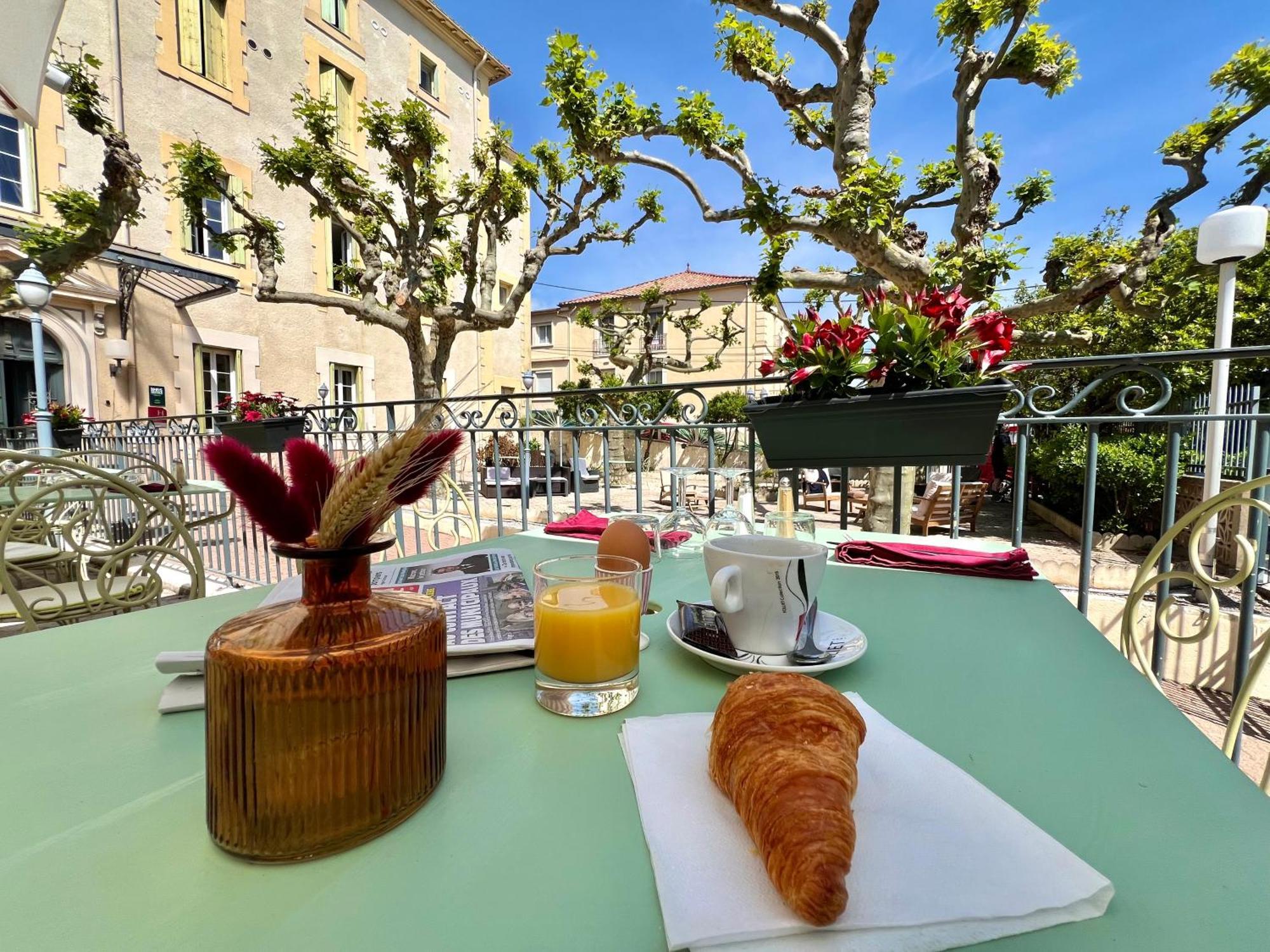 Logis Hotel Restaurant Des Thermes Lamalou-les-Bains Esterno foto
