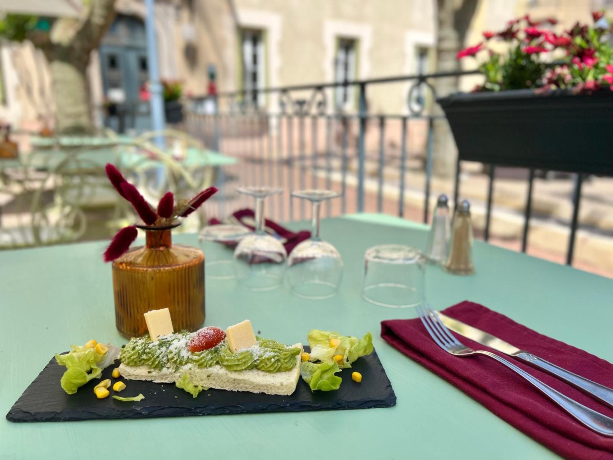 Logis Hotel Restaurant Des Thermes Lamalou-les-Bains Esterno foto