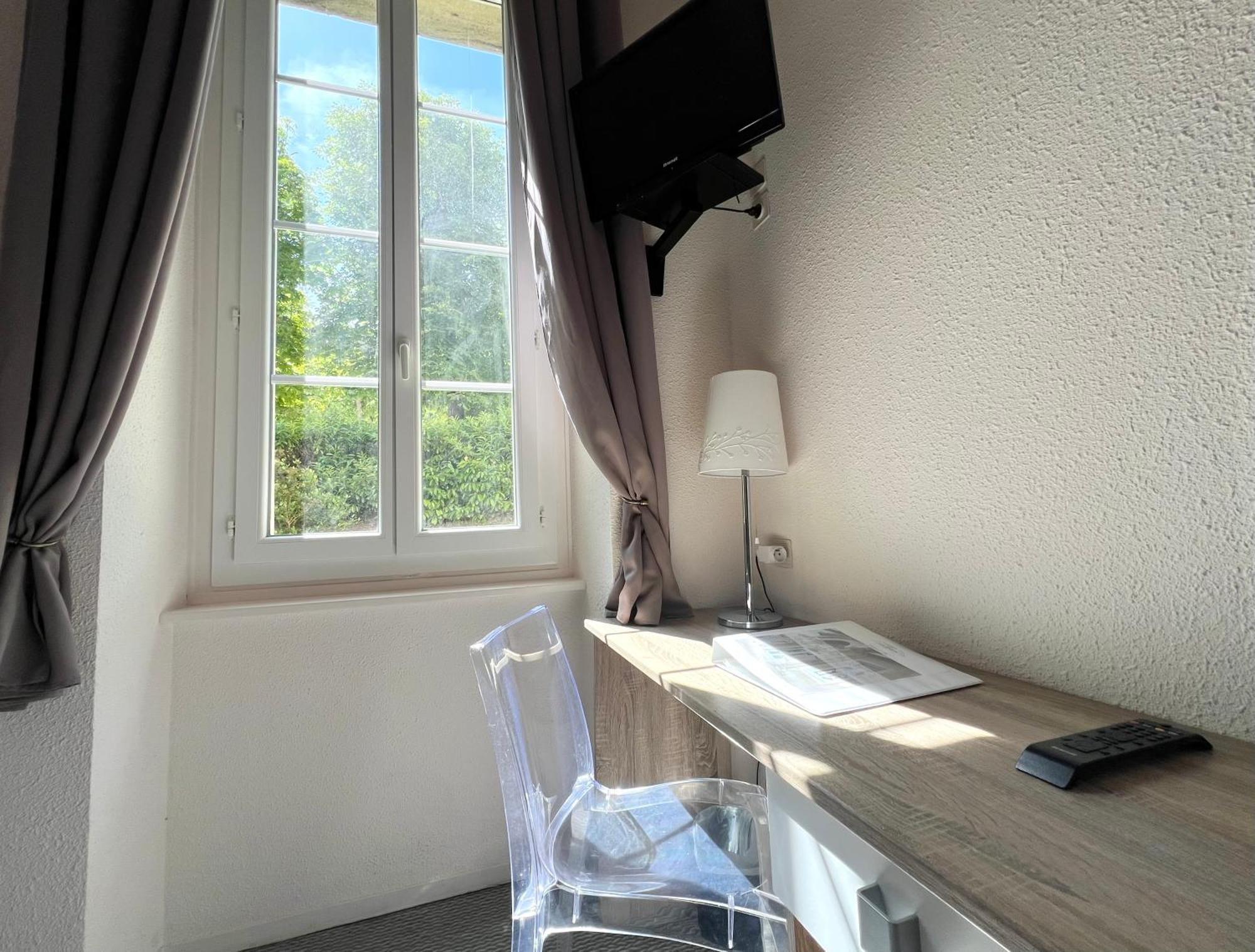 Logis Hotel Restaurant Des Thermes Lamalou-les-Bains Esterno foto