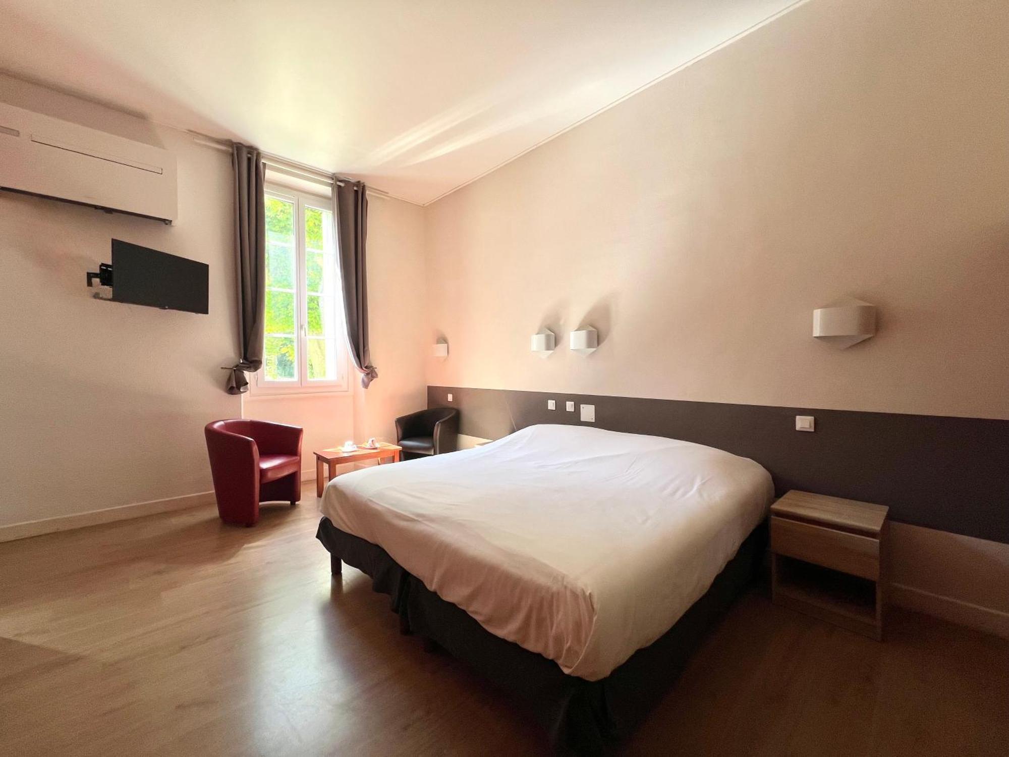 Logis Hotel Restaurant Des Thermes Lamalou-les-Bains Esterno foto