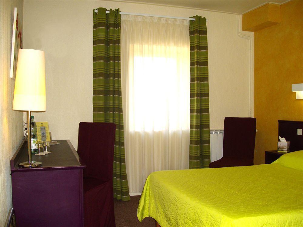 Logis Hotel Restaurant Des Thermes Lamalou-les-Bains Esterno foto